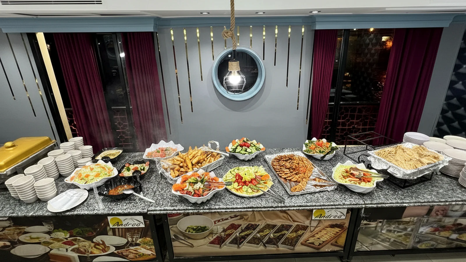 البوفية — أندريا بكين
